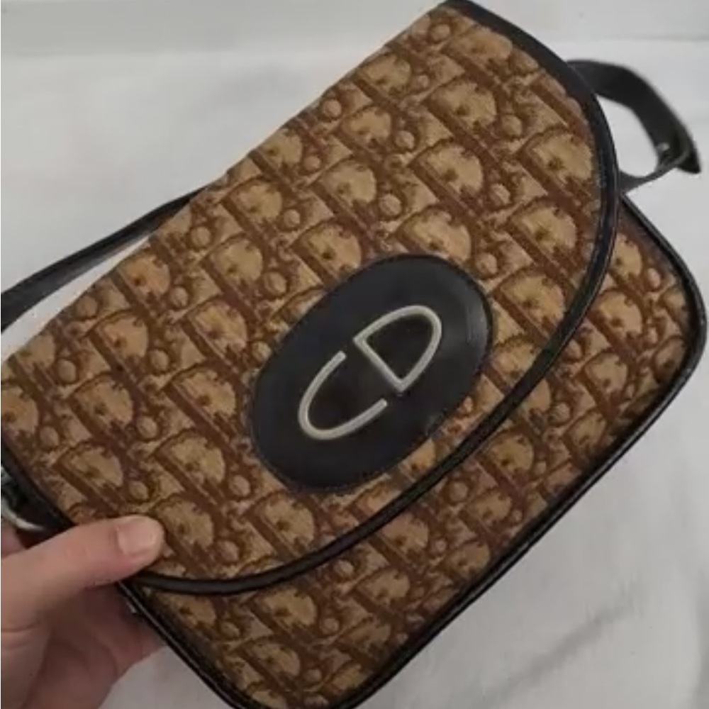 Vintage Christian DIOR bag - 60’s 70’s exterior is great — interior needs love - Picture 2 of 4